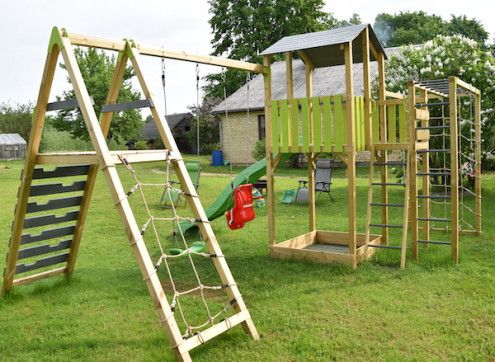 Yolola Tour de jeux d'extérieur, pour enfants, avec toit en bois,  balançoire et toboggan, aire de jeux/d'escalade pour jardin, en pin massif  : : Jouets