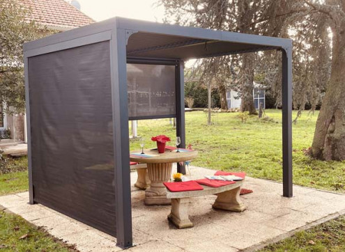 PERGOLA BIOCLIMATIQUE ALU + 2 STORES - 7M2