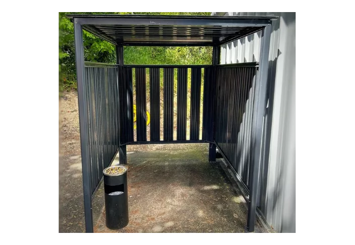 Abri fumeur en acier 4 M2