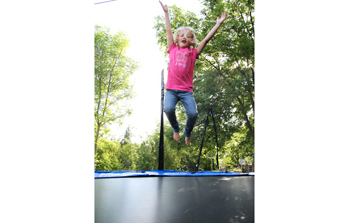 Trampoline de jardin, kart à pédales, draisienne, de l’originalité et des sensations pour vos enfants