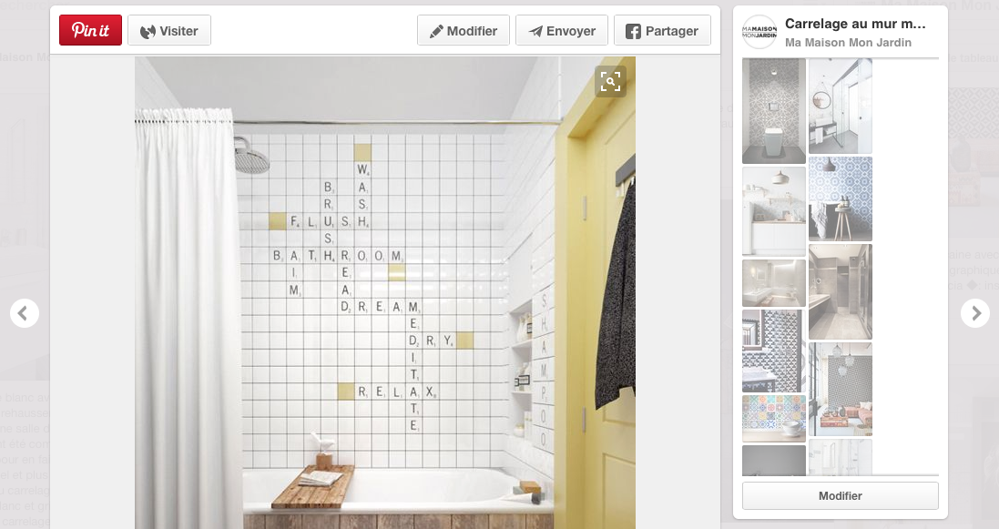 Idée de carrelage original : des mots dans les carreaux inscrits comme au Scrabble ! Crédit photo : Pinterest/deedeeparis.com carrelage original scrabble salle-de-bains