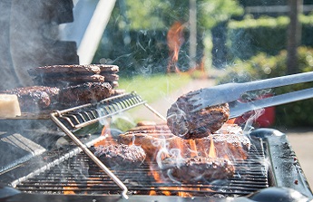 Il vous faut un abri barbecue !