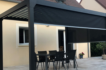 Pergola bioclimatique motorisée en aluminium