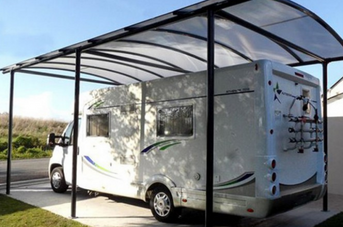 Le carport van aménagé, une solution tendance pour les véhicules de loisir !