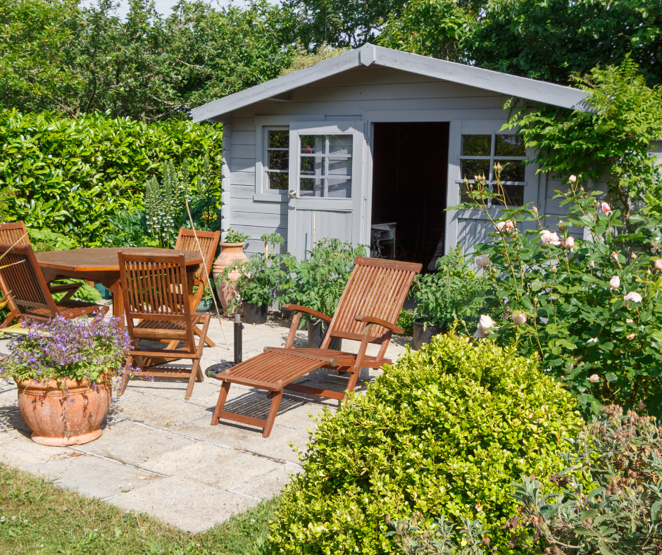 abri de jardin avec terrasse arborée
