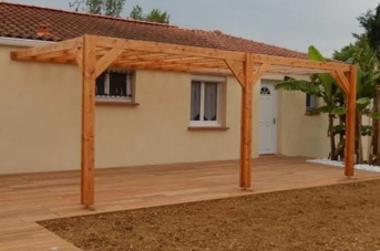 abri terrasse et charpente en bois