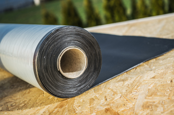 Quelle couverture pour la toiture de votre chalet jardin ? L’EPDM !