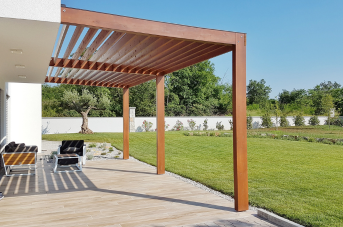 Pergola bioclimatique pas cher : où la trouver ? quelle alternative ?