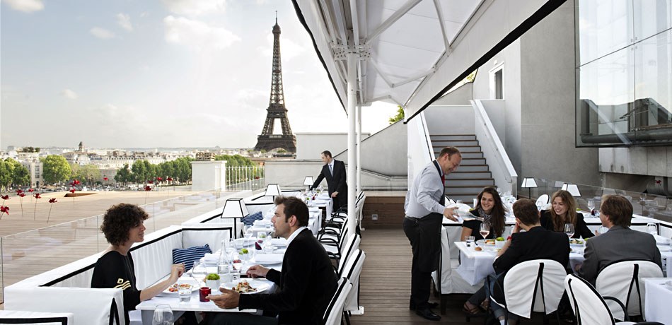 Terrasse du restaurant La Maison Blanche des Frères Pourcel