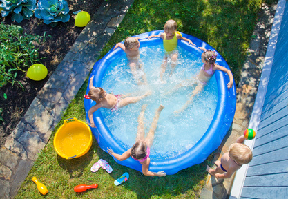 Piscine gonflable pour le jardin 