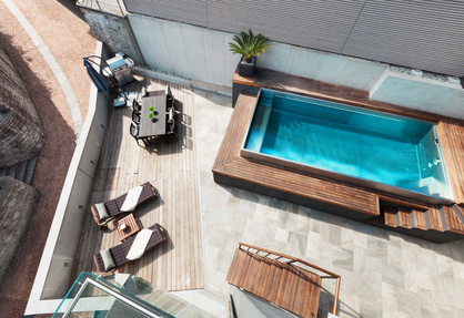 Piscine semi-enterrée en bois 